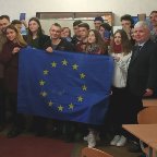 Світлов коледж гра ЄС